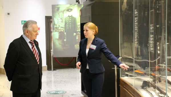 Советник Председателя Российского военно-исторического общества Р.И. Мединский посетил Тульский музей оружия Тульский Государственный Музей Оружия