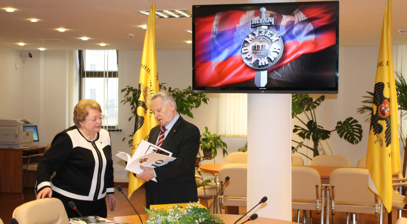 Советник Председателя Российского военно-исторического общества Р.И. Мединский посетил Тульский музей оружия Тульский Государственный Музей Оружия