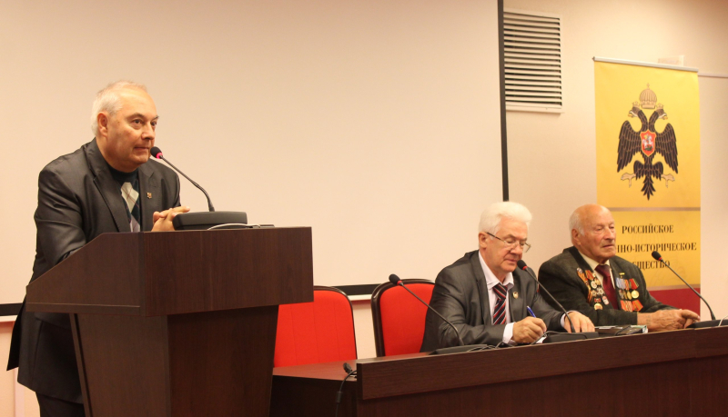 Встреча ветеранов Великой Отечественной войны с молодежью в День окончания Второй мировой войны. Тульский Государственный Музей Оружия