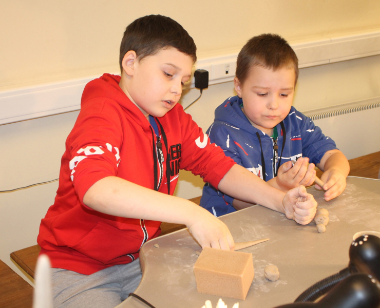 Дорогие друзья! Только 28 и 29 сентября в здании музея оружия на территории Тульского кремля - бесплатный мастер-класс по художественной керамике «Премудрости волшебной глины» Тульский Государственный Музей Оружия