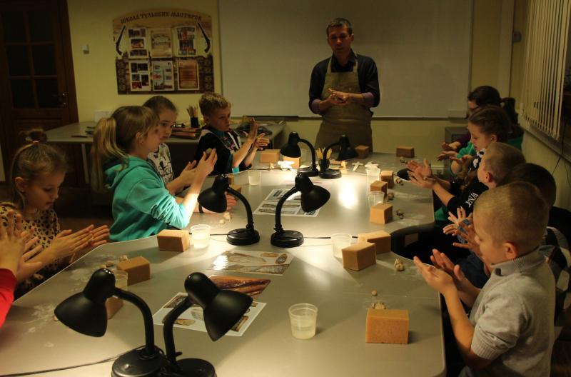 Дорогие друзья! Только 28 и 29 сентября в здании музея оружия на территории Тульского кремля - бесплатный мастер-класс по художественной керамике «Премудрости волшебной глины» Тульский Государственный Музей Оружия