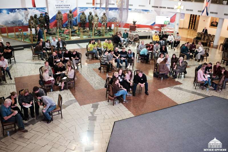 Знаете, что объединяет будущих педагогов и юристов, действующих инженеров ОПК и сотрудников полиции? Тульский Государственный Музей Оружия