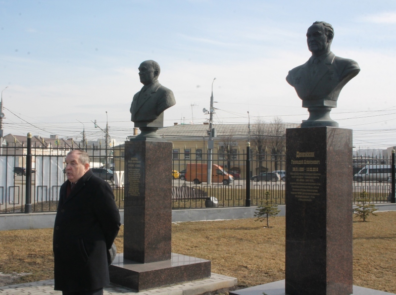 21 марта состоялась памятная церемония возложения цветов к бюсту Н.А. Макаровца на Аллее Славы знаменитых оружейников г.Тулы на территории Тульского музея оружия Тульский Государственный Музей Оружия