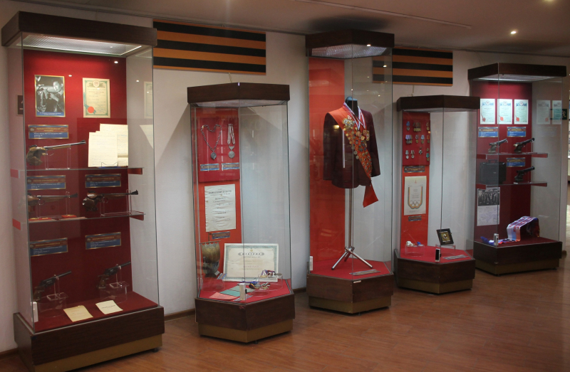 Легенда стрелкового спорта»! В Тульском государственном музее оружия открылась выставка, посвященная 100-летию Ефима Леонтьевича Хайдурова – всемирно известного конструктора спортивного оружи Тульский Государственный Музей Оружия