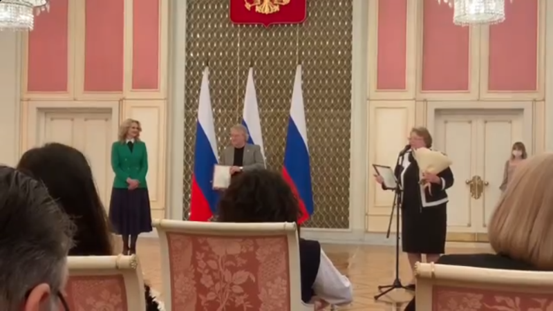 Директору Тульского государственного музея оружия Н.И. Калугиной торжественно вручен диплом лауреата премии Правительства Российской Федерации в области культуры Тульский Государственный Музей Оружия