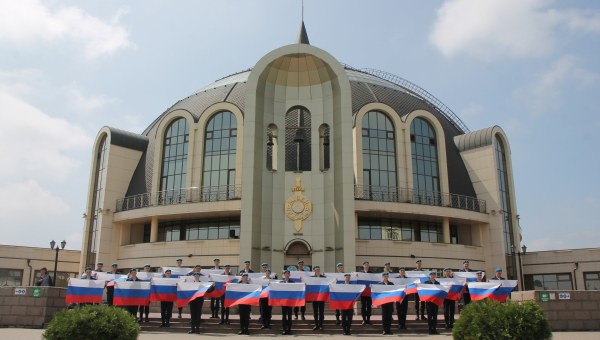 «Под флагом России – мы едины!». В День России в Тульском музее оружия состоялась яркая патриотическая акция. Тульский Государственный Музей Оружия
