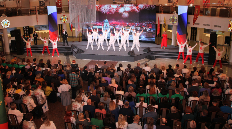 Торжественная церемония открытия VI Всероссийского фестиваля клубов «Учитель года» «Российское учительство: воспитание через любовь» состоялась сегодня в Тульском государственном музее оружия Тульский Государственный Музей Оружия