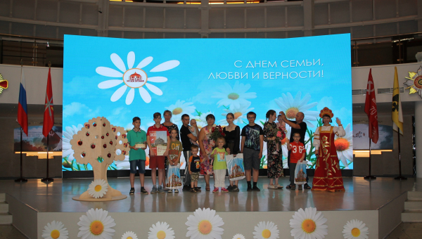 Сегодня в музее оружия проходят конкурсы, мастер-классы, музейное ромашковое селфи и другие увлекательные мероприятия. Тульский Государственный Музей Оружия