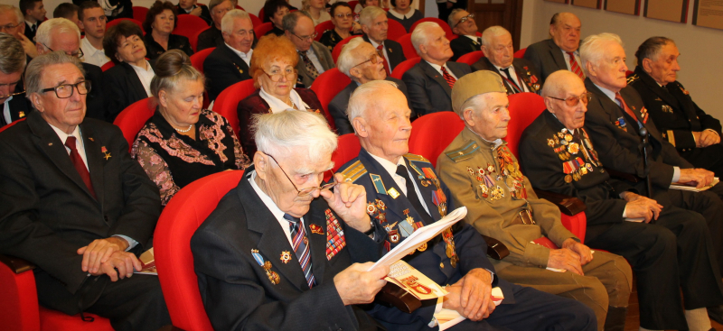 «По страницам истории тульского комсомола» - общественные чтения в музее оружия Тульский Государственный Музей Оружия