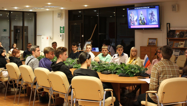 В «Ночь музеев» состоялась лекция научного сотрудника музея А.Б. Арбекова «Великий Петр, твой каждый след для сердца русского есть памятник священный!» Тульский Государственный Музей Оружия