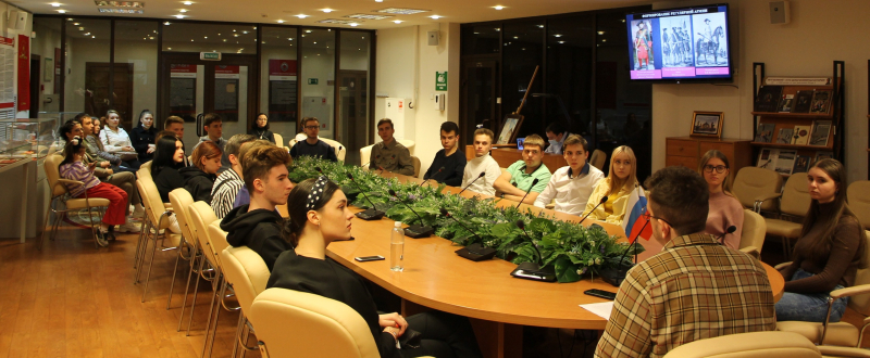 В «Ночь музеев» состоялась лекция научного сотрудника музея А.Б. Арбекова «Великий Петр, твой каждый след для сердца русского есть памятник священный!» Тульский Государственный Музей Оружия