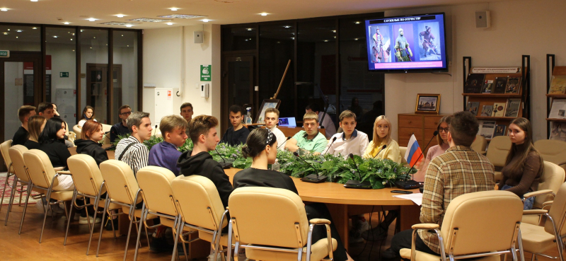 В «Ночь музеев» состоялась лекция научного сотрудника музея А.Б. Арбекова «Великий Петр, твой каждый след для сердца русского есть памятник священный!» Тульский Государственный Музей Оружия