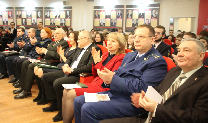 В Тульском государственном музее оружия состоялся круглый стол «От Александра Невского до современных героев». Тульский Государственный Музей Оружия