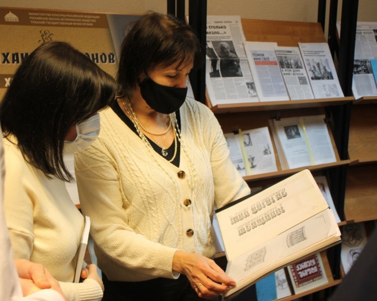 В музее оружия состоялось открытие тематической персональной выставки «Михаил Придонов: художник, писатель, патриот». Тульский Государственный Музей Оружия