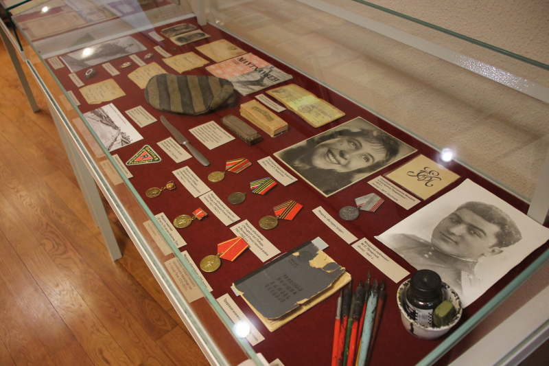 В музее оружия состоялось открытие тематической персональной выставки «Михаил Придонов: художник, писатель, патриот». Тульский Государственный Музей Оружия