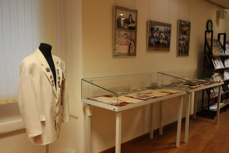 В музее оружия состоялось открытие тематической персональной выставки «Михаил Придонов: художник, писатель, патриот». Тульский Государственный Музей Оружия