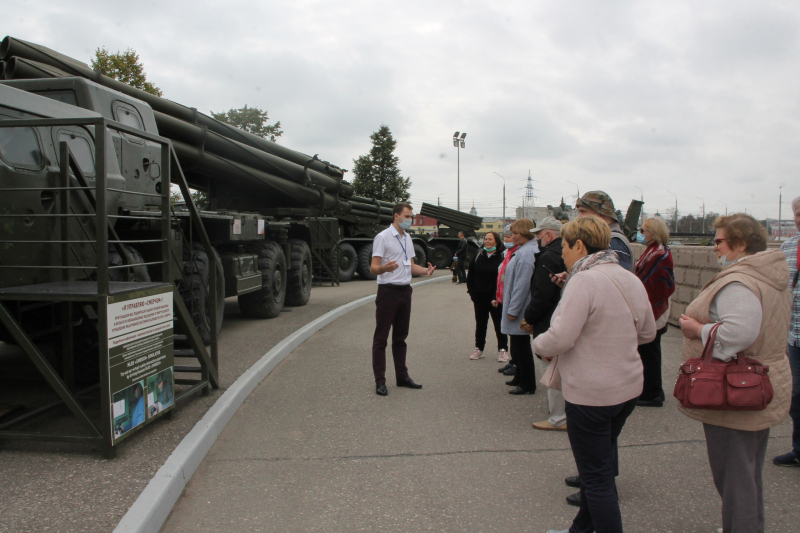 Отличная погода и праздничное настроение! «Сердце оружейной Тулы». Пешеходные тематические экскурсии музея оружия. Тульский Государственный Музей Оружия