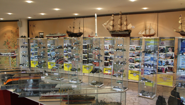 Выставка стендовых моделей «Техника в масштабе»! С 7 октября в здании-шлеме музея оружия! Тульский Государственный Музей Оружия