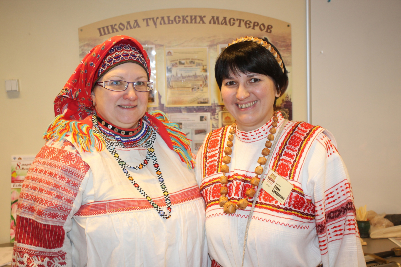 Накануне Международного женского дня посетители музея делились весенним вдохновением на творческих мастер-классах школы тульских мастеров, создавая подарки для милых дам Тульский Государственный Музей Оружия