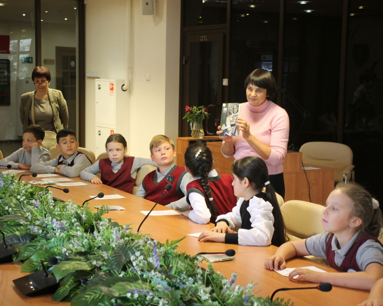 Грамотеи в музее: Международный день грамотности в музее оружия на выставке «...Каждый горел усердием. Каждый превосходил себя», посвященной 210-летию Отечественной войны 1812 года Тульский Государственный Музей Оружия