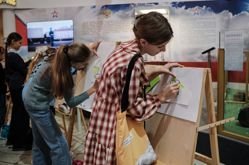 Тульским музеем оружия совместно с Центром дополнительного образования детей Тульской области в память о погибших в террористических актах проведена региональная акция «Нам нужен мир!». Тульский Государственный Музей Оружия