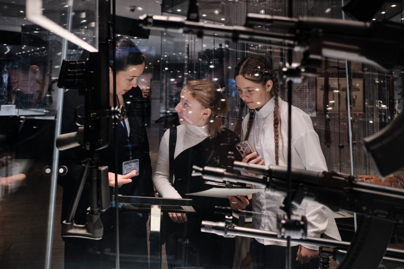 Тульским музеем оружия совместно с Центром дополнительного образования детей Тульской области в память о погибших в террористических актах проведена региональная акция «Нам нужен мир!». Тульский Государственный Музей Оружия