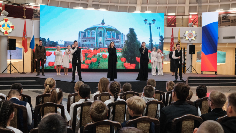 Тульским музеем оружия совместно с Центром дополнительного образования детей Тульской области в память о погибших в террористических актах проведена региональная акция «Нам нужен мир!». Тульский Государственный Музей Оружия