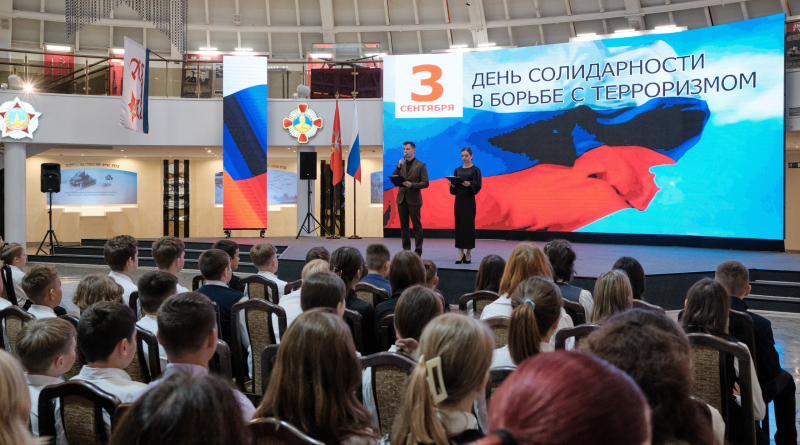 Тульским музеем оружия совместно с Центром дополнительного образования детей Тульской области в память о погибших в террористических актах проведена региональная акция «Нам нужен мир!». Тульский Государственный Музей Оружия