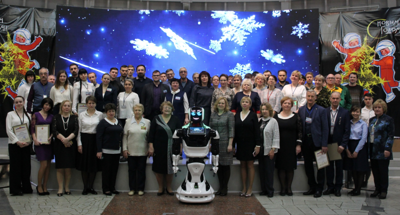 Директор Тульского государственного музея оружия Н.И. Калугина поздравила коллектив музея с наступающим Новым годом! Тульский Государственный Музей Оружия