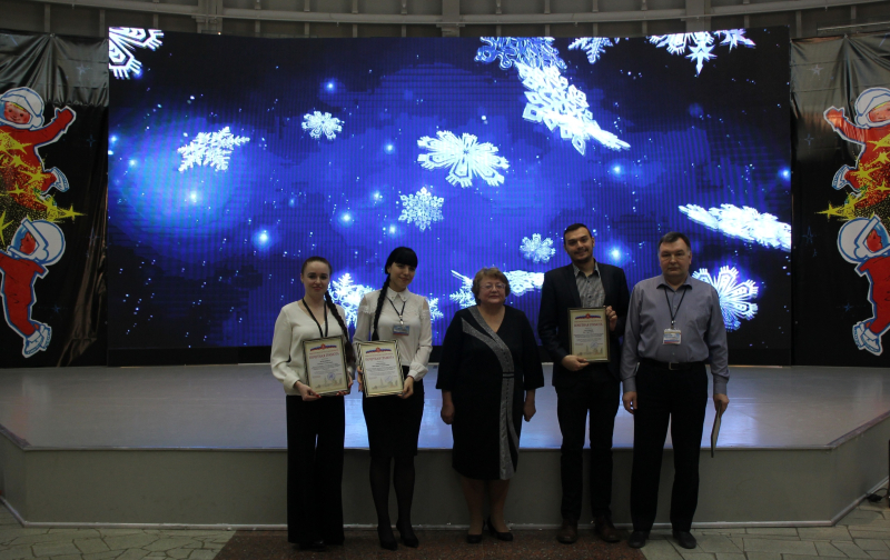 Директор Тульского государственного музея оружия Н.И. Калугина поздравила коллектив музея с наступающим Новым годом! Тульский Государственный Музей Оружия