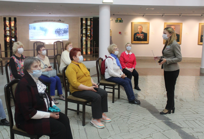 В Год Памяти и Славы в музее оружия почетные гости – ветераны из города Пущино. Тульский Государственный Музей Оружия