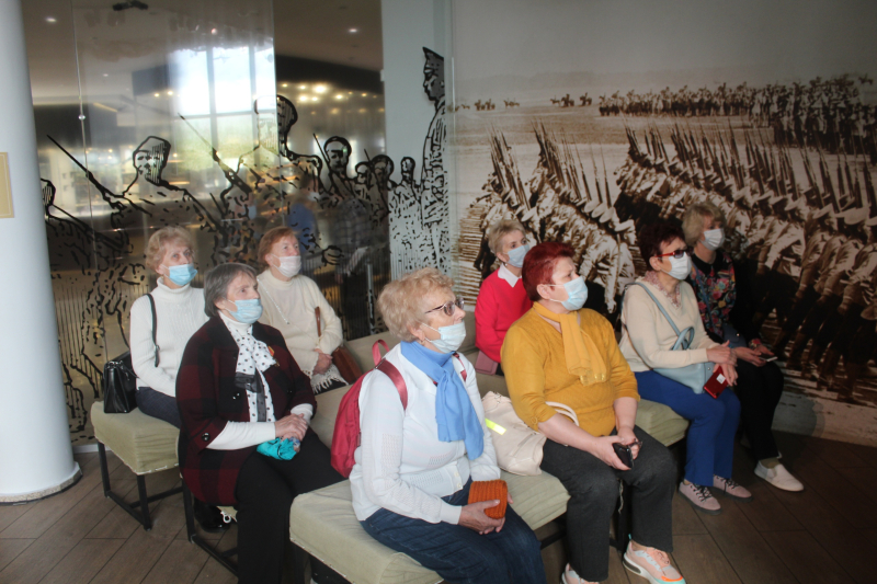 В Год Памяти и Славы в музее оружия почетные гости – ветераны из города Пущино. Тульский Государственный Музей Оружия