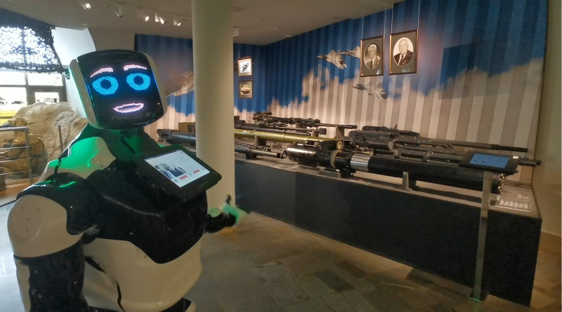 Только в «Ночь музеев» наш коллега - музейный робот Акинфий предстает перед вами в роли экскурсовода в онлайн-формате! Тульский Государственный Музей Оружия