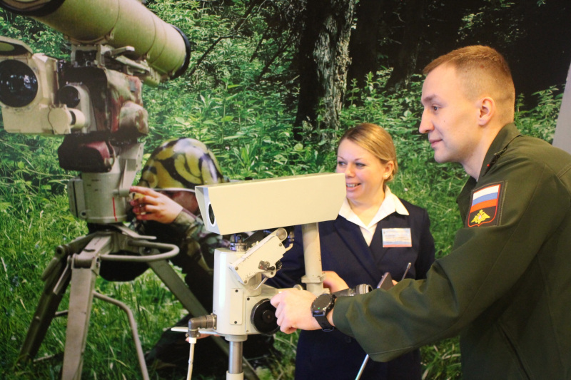 Музей оружия был удостоен чести принимать Героя Российской Федерации, кавалера трех орденов Мужества, гвардии капитана Николая Андреевича Соколова Тульский Государственный Музей Оружия