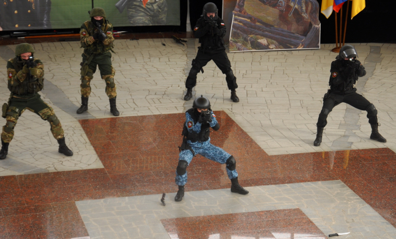 Три поколения воинов принимали поздравления в Тульском музее оружия Тульский Государственный Музей Оружия