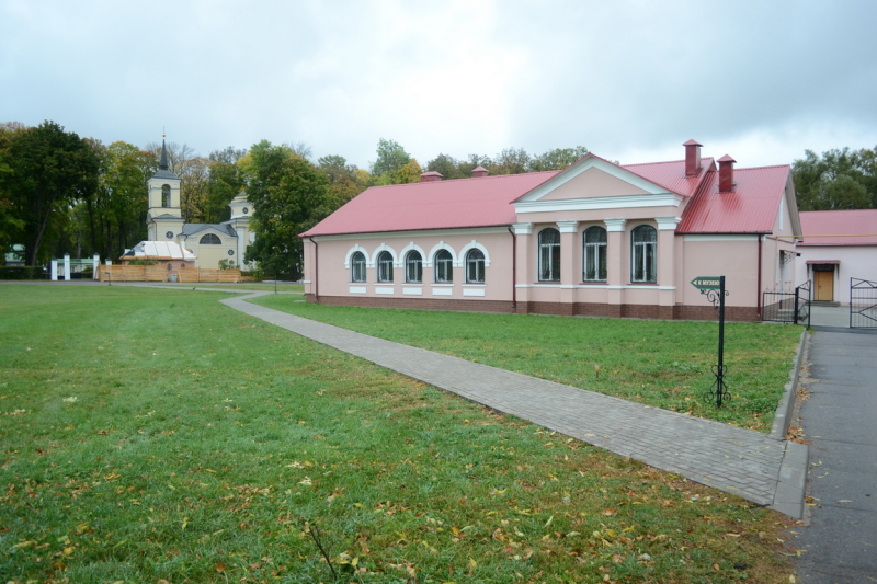 «Когда вы будете в Спасском, поклонитесь от меня дому, саду, моему молодому дубу, родине поклонитесь…» Тульский Государственный Музей Оружия