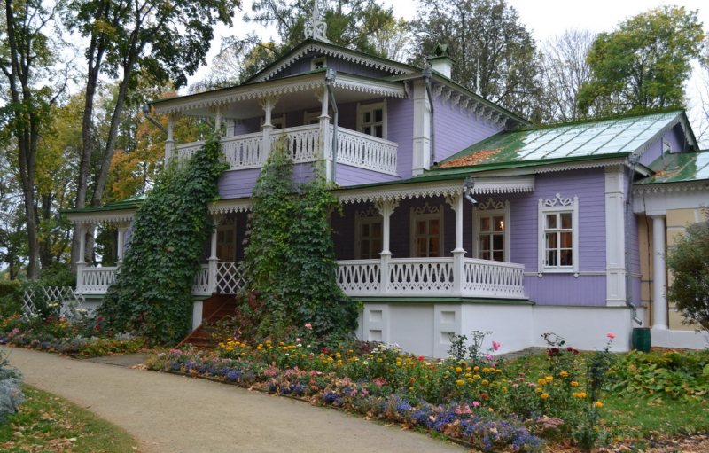 «Когда вы будете в Спасском, поклонитесь от меня дому, саду, моему молодому дубу, родине поклонитесь…» Тульский Государственный Музей Оружия