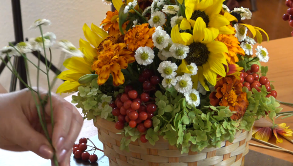 В День учителя – подарки любимым педагогам своими руками! Праздничный мастер-класс по флористике! Тульский Государственный Музей Оружия