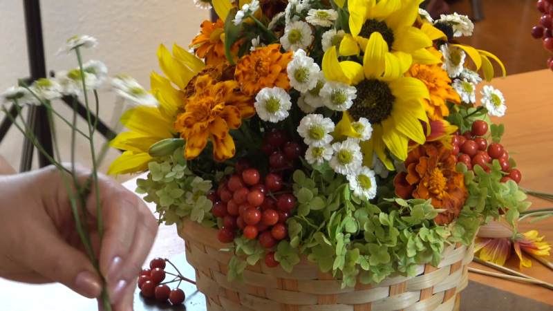 В День учителя – подарки любимым педагогам своими руками! Праздничный мастер-класс по флористике! Тульский Государственный Музей Оружия