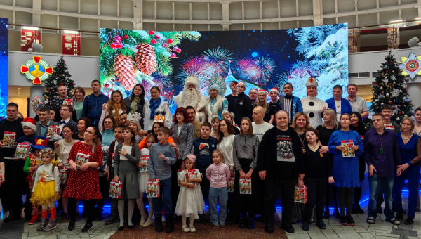 "Елка мечты" для воспитанников Тульской общественной организации "Маленькая страна - Мы есть!" Тульский Государственный Музей Оружия