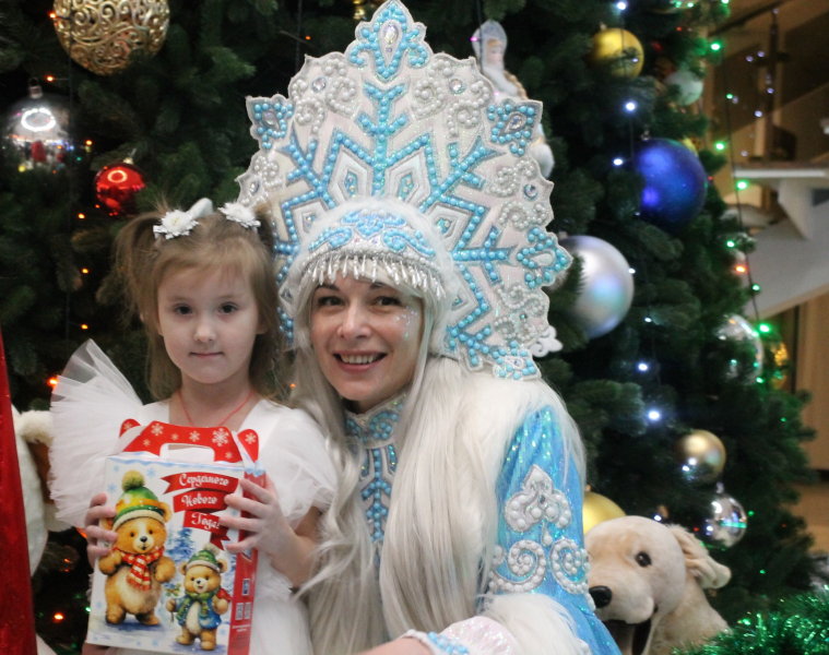 "Елка мечты" для воспитанников Тульской общественной организации "Маленькая страна - Мы есть!" Тульский Государственный Музей Оружия