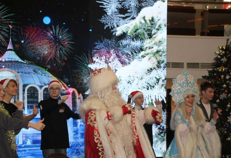 "Елка мечты" для воспитанников Тульской общественной организации "Маленькая страна - Мы есть!" Тульский Государственный Музей Оружия