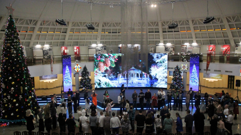 "Елка мечты" для воспитанников Тульской общественной организации "Маленькая страна - Мы есть!" Тульский Государственный Музей Оружия