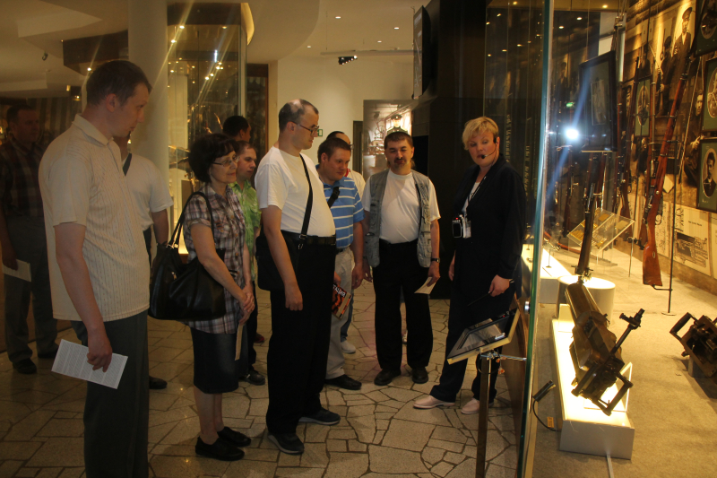 Творческие встречи дружбы и добра особенных детей и молодых людей в рамках социального проекта «Добро делать спешить должно» музея оружия. Тульский Государственный Музей Оружия