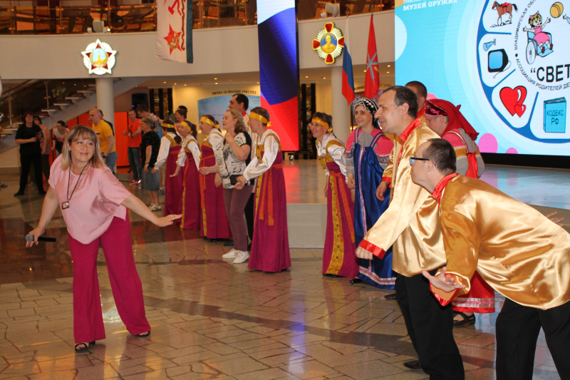 Творческие встречи дружбы и добра особенных детей и молодых людей в рамках социального проекта «Добро делать спешить должно» музея оружия. Тульский Государственный Музей Оружия