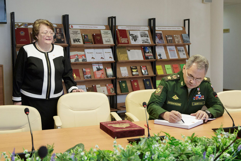 Министр обороны России С.К. Шойгу посетил Тульский музей оружия. Тульский Государственный Музей Оружия