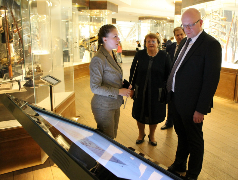 Музей оружия посетил Посол Финляндии в России Микко Хаутала Тульский Государственный Музей Оружия