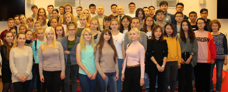 Вспоминая героев Второй мировой войны: встреча ветеранов с молодежью в музее оружия. Тульский Государственный Музей Оружия