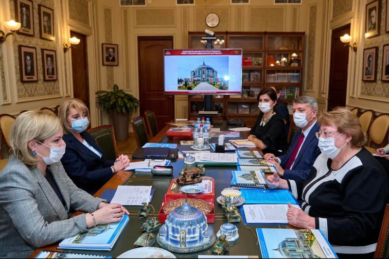 Директор Тульского государственного музея оружия Надежда Калугина представила Министру культуры РФ Ольге Любимовой дорожную карту развития учреждения и рассказала о запланированных выставочны Тульский Государственный Музей Оружия