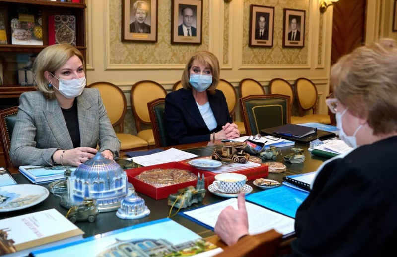 Директор Тульского государственного музея оружия Надежда Калугина представила Министру культуры РФ Ольге Любимовой дорожную карту развития учреждения и рассказала о запланированных выставочны Тульский Государственный Музей Оружия